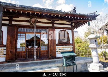 Bishamon Hall im Kogen-Ji Tempel in Tokio ist Kogen Ji ein Untertempel des Tenryu-Ji Kopftempels in Kyoto, Japan, Frühjahrswetter 2023 Stockfoto