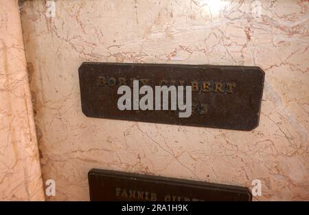 Los Angeles, Kalifornien, USA 25. Juni 2023 Entertainer Bobby Gilbert Grave im New Beth Olam Mausoleum auf dem Hollywood Forever Cemetery am 25. Juni 2023 in Los Angeles, Kalifornien, USA. Foto: Barry King/Alamy Stock Photo Stockfoto