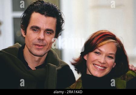 Regisseur Tom Tykwer und Hauptdarstellerin Franka Potente, Fototermin anlässlich der Premiere des Tom Tykwer Films: Der Krieger und die Kaiserin, Deutschland, 2000. Stockfoto