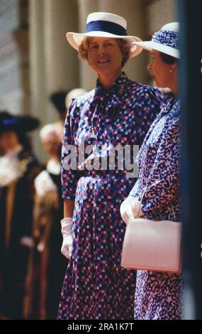 Richard von Weizsäcker Staatsbesuch in England, 1986, Bild: Staatsgast Marianne von Weizsäcker mit Königin Elizabeth II Stockfoto