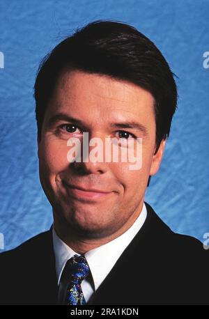 Peter Kloeppel, deutscher Journalist und Fernsehmoderator, Chefmoderator von RTL Aktuell, Portrait, Deutschland, ca. 1992. Stockfoto