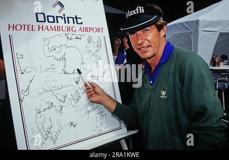 Michael Lesch, deutscher Schauspieler, auf dem Golfplatz, Deutschland um 1990. Stockfoto