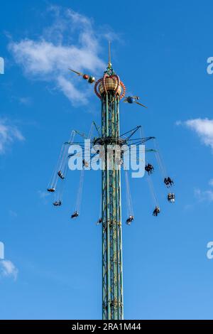 Beginnen Sie die Flyer-Fahrt an den Tivoli-Gärten in Kopenhagen Stockfoto