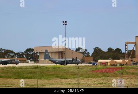 Lockheed C-130J Super Hercules Flugzeug auf der Channel Islands Air National Guard Station 146th Airlift Wing (146 AW) Oxnard California Stockfoto