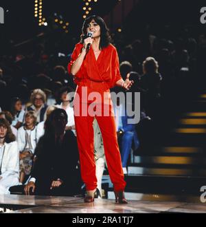 Hitparade, ZDF Musiksendung, 1981, Auftritt der Schweizer Schlagersänger Paola. Stockfoto