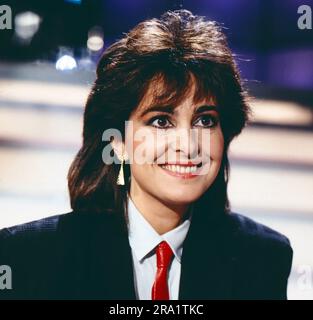 Hitparade, ZDF Musiksendung, 1986, Auftritt der Schweizer Schlagersänger Paola. Stockfoto