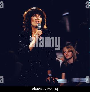 Hitparade, ZDF Musiksendung, 1979, Auftritt der Schweizer Schlagersänger Paola. Stockfoto