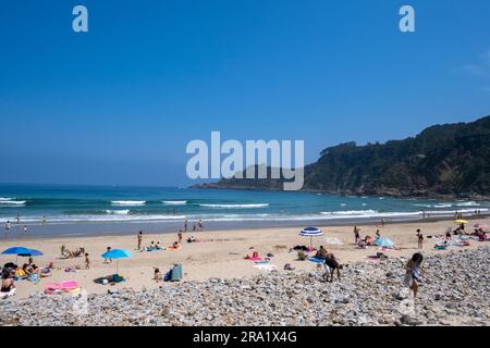 Soto de Luina, Cudillero, Asturien, Spanien - 03. Juni 2023. Strand von San Pedro de La Ribera Stockfoto