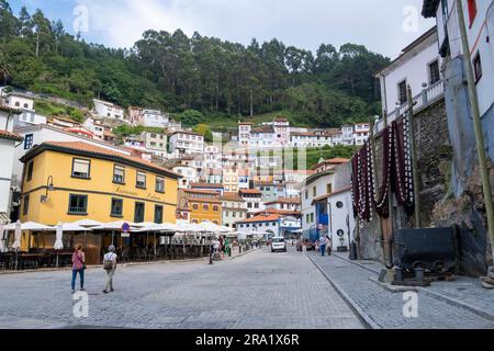 Cudillero, Asturien, Spanien - 02. Juni 2023. Blick auf das Dorf. Stockfoto