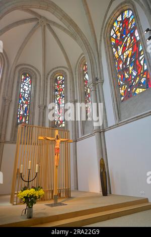 Die historische benediktinerabtei Sainte Marie de la Pierre-qui-Vire in den Wäldern von Morvan, Nievre FR Stockfoto