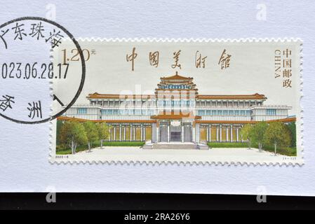 CHINA - CIRCA 2023: Eine in China gedruckte Briefmarke zeigt 2023-8 nationales Kunstmuseum von China, ca. 2023. Stockfoto