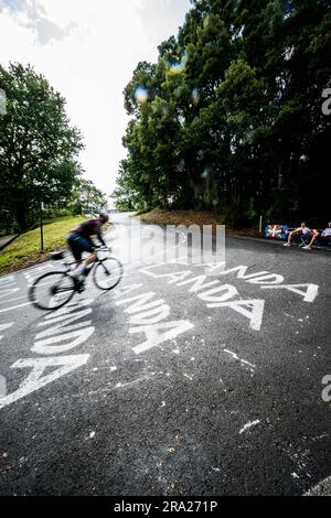 Bilbao, Dänemark. 30. Juni 2023. Das Abbildungsbild zeigt Pike Bidea vor einem Training für das Radrennen Tour de France 110. in Bilbao, Spanien, Freitag, 30. Juni 2023. Die diesjährige Tour de France findet vom 01. Bis 23. Juli 2023 statt und beginnt mit drei Etappen in Spanien. BELGA FOTO JASPER JACOBS Kredit: Belga News Agency/Alamy Live News Stockfoto