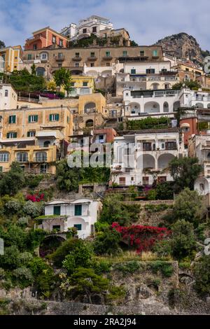 Das Dorf Positano an der Amalfiküste, Provinz Salerno, Kampanien, Italien Stockfoto