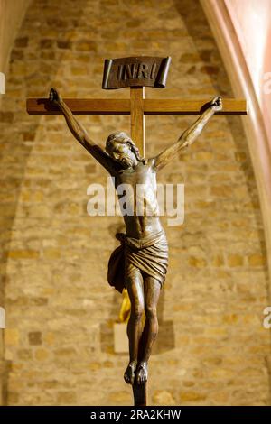 Frankreich, Meurthe et Moselle, Saintois Region, Sion Vaudemont Hill, Saxon Sion, Basilika Notre Dame de Sion, hohe Hingabe an die Jungfrau Maria des Herzogs von Lothringen, Jesus Christus am Kreuz im Chor Stockfoto