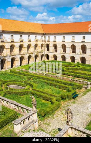 Portugal, Zentralregion, Alcobada, Kloster Santa Maria von Alcobaco, gegründet im 12. Jahrhundert von König Alfonso I., einem Meisterwerk der Zisterziensergotischen Kunst und UNESCO-Weltkulturerbe, Anfängerkloster Stockfoto