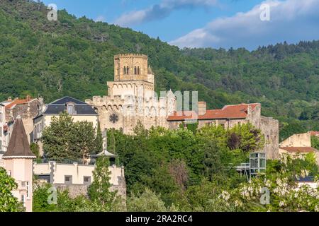 Frankreich, Puy de Dome, Royat, Kurort, Kirche Saint Leger Stockfoto