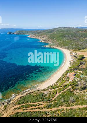 Frankreich, Var, Halbinsel Saint-Tropez, La Croix-Valmer, Briande Beach und Cap Lardier im Hintergrund (Luftaufnahme) Stockfoto