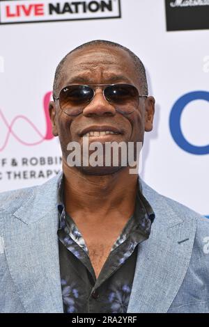 London, Großbritannien. 30. Juni 2023 Andrew Roachford nimmt an den Nordoff Robbins Silver Clef Awards O2 im Grosvenor House Hotel, London Teil. Foto: Freitag, 30. Juni 2023. Das Foto sollte lauten: Matt Crossick/Alamy Live News Stockfoto