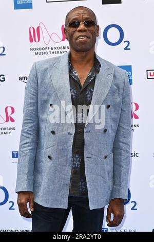 London, Großbritannien. 30. Juni 2023 Andrew Roachford nimmt an den Nordoff Robbins Silver Clef Awards O2 im Grosvenor House Hotel, London Teil. Foto: Freitag, 30. Juni 2023. Das Foto sollte lauten: Matt Crossick/Alamy Live News Stockfoto