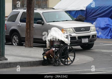 Szenen aus Skid Row ein Bereich der Innenstadt von Los Angeles, ist einer der größten stabile Populationen (zwischen 5.000 und 8.000) von Obdachlosen. Stockfoto