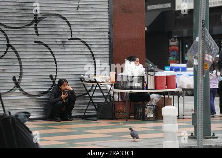 Szenen aus Skid Row ein Bereich der Innenstadt von Los Angeles, ist einer der größten stabile Populationen (zwischen 5.000 und 8.000) von Obdachlosen. Stockfoto