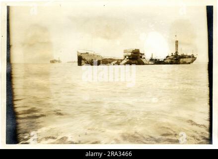 Foto: Hafenblick der SS San Valerio. Portansicht. Datum: Juni 20 1918. Foto von S. S. San Valerio. Staatsangehörigkeit: - Britisch. Tonnafe-Tonnage: - 6433. - A. J. Akers. Eigentümer: - Eagle Oil Transport Co Wo aus Richtung Port arthur, Texas: Ziel: - New York, N. Y. wo fotografiert: - Charleston, S/C. Sixth Naval District. Von wem: - J. B. Dearborn. Datum des Fotos: 8. Juni 1918. - New Castle, England. Auf der Tyne Newcastle upon Tyne. Tarndatum: 1918. Februar. - Auf Befehl Der Britischen Regierung. Geben Sie -O ein Stockfoto