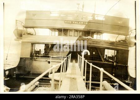 Foto der Vorderseite der Brücke der SS San Valerio. Foto: Vorderseite Der Brücke. Datum: Juni 20 1918. Foto von S. S. San Valerio. Staatsangehörigkeit: - Britisch. Tonnafe-Tonnage: - 6433. - A. J. Akers. Eigentümer: - Eagle Oil Transport Co Wo aus Richtung Port arthur, Texas: Ziel: - New York, N. Y. wo fotografiert: - Charleston, S/C. Sixth Naval District. Von wem: - J. B. Dearborn. Datum des Fotos: 8. Juni 1918. - New Castle, England. Auf der Tyne Newcastle upon Tyne. Tarndatum: 1918. Februar. Von Wem Getarnt Wurde Stockfoto