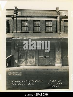 Foto von außen von Lot 5, BL. 2126, 206 East Ave. Stockfoto