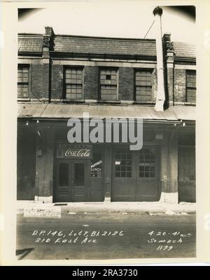 Foto von außen von Lot 7, BL. 2126, 210 East Ave. Stockfoto