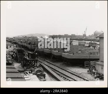 Landefahrzeug, mechanisiert, Mark III (LCM(3)) Tankanzünder, 50 Fuß, nach Fertigstellung am Trockendock, Navy Yard, Boston, Massachusetts. Zur Verwaltungsgeschichte des ersten Marinestreifens im Zweiten Weltkrieg Stockfoto