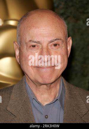 Beverly Hills, USA. 30. Juni 2023. Der Oscar-Preisträger Alan Arkin starb zu Hause in Carlsbad, Kalifornien, im Alter von 89 Jahren am 30. Juni 2023. 5. Februar 2007 Beverly Hills, Ca. Alan Arkin 79. Annual Academy Awards Oscar Luncheon im Beverly Hilton Hotel © Lisa OConnor/AFF-USA.com Kredit: AFF/Alamy Live News Stockfoto