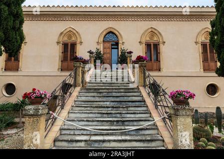 Fassade der Villa Aurea im Tal der Templi oder im Tal der Tempel, Agrigento, Sizilien, Italien Stockfoto