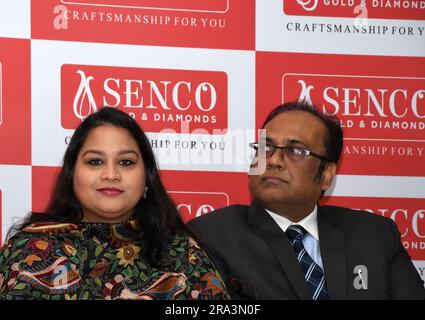 Mumbai, Indien. 30. Juni 2023. L-R Joita Sen, Director Senco Gold and Diamonds, und Sanjay Banka, Chief Financial Officer (CFO) Senco Gold and Diamonds, werden während einer Pressekonferenz zur Ankündigung des ersten Börsengangs (Initial Public Offering, IPO) des Unternehmens in Mumbai gesehen. Das erste öffentliche Angebot (Initial Public Offering, IPO) wird am 4. Juli 2023 eröffnet und endet am 6. Juli 2023. (Foto: Ashish Vaishnav/SOPA Images/Sipa USA) Guthaben: SIPA USA/Alamy Live News Stockfoto