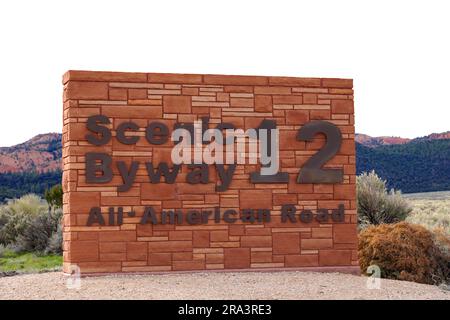 Red Canyon, Utah, USA - 7. Mai 2023: Schild für Scenic Byway 12 Stockfoto