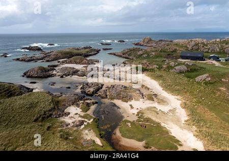 Luftaufnahme der zerklüfteten Küste, Isle of Coll, Innere Hebriden, Schottland Stockfoto