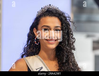 Miss Teen USA 2022 Faron Medhi nimmt am 30. Juni 2023 an der feierlichen Beleuchtung des Empire State Building in New York Teil Stockfoto