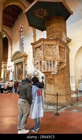 Besuch der Basilica di Santa Croce, Florenz, Italien Stockfoto