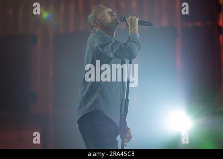 Der italienische Sänger Biagio Antonacci tritt während seines Live-Auftritts in der Grana Padano Arena in Mantua für seine Palco Centrale Tour am 11. Mai 2023 in Mantua auf. Stockfoto