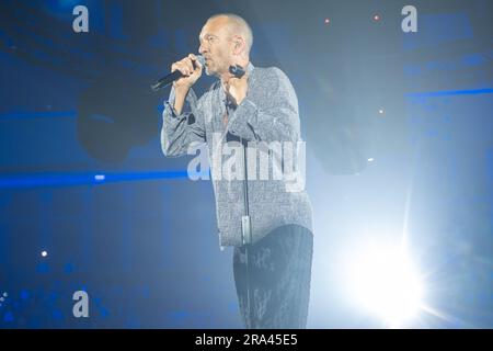 Der italienische Sänger Biagio Antonacci tritt während seines Live-Auftritts in der Grana Padano Arena in Mantua für seine Palco Centrale Tour am 11. Mai 2023 in Mantua auf. Stockfoto