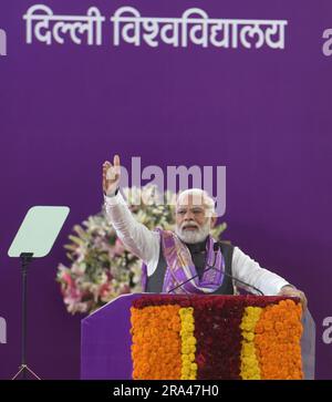 Neu-Delhi, Indien. 30. Juni 2023. NEU-DELHI, INDIEN - JUNI 30: Premierminister von Indien Narendra Modi spricht am 30. Juni 2023 in Neu-Delhi, Indien, auf der Abschiedsfeier zu den Feierlichkeiten der Universität Delhi an der Universität Delhi. (Foto: Sonu Mehta/Hindustan Times/Sipa USA) Guthaben: SIPA USA/Alamy Live News Stockfoto