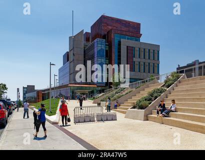 Der Richmond County Supreme Court von Staten Island mit Kupfer- und Glasummantelung sollte Offenheit und Transparenz der Justiz vermitteln. Stockfoto