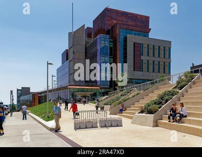 Der Richmond County Supreme Court von Staten Island mit Kupfer- und Glasummantelung sollte Offenheit und Transparenz der Justiz vermitteln. Stockfoto