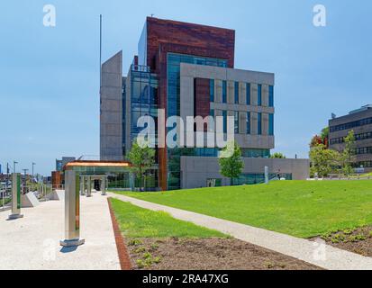 Der Richmond County Supreme Court von Staten Island mit Kupfer- und Glasummantelung sollte Offenheit und Transparenz der Justiz vermitteln. Stockfoto