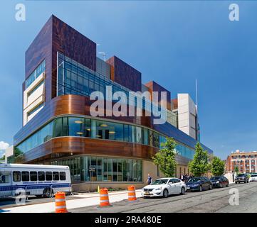 Der Richmond County Supreme Court von Staten Island mit Kupfer- und Glasummantelung sollte Offenheit und Transparenz der Justiz vermitteln. Stockfoto