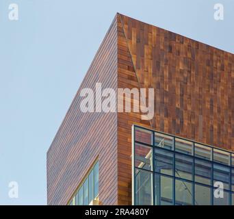 Der Richmond County Supreme Court von Staten Island mit Kupfer- und Glasummantelung sollte Offenheit und Transparenz der Justiz vermitteln. Stockfoto