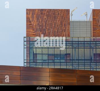 Der Richmond County Supreme Court von Staten Island mit Kupfer- und Glasummantelung sollte Offenheit und Transparenz der Justiz vermitteln. Stockfoto