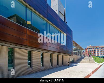 Der Richmond County Supreme Court von Staten Island mit Kupfer- und Glasummantelung sollte Offenheit und Transparenz der Justiz vermitteln. Stockfoto