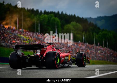 Scuderia Ferraris monegassischer Fahrer Charles Leclerc tritt am 30. Juni 2023 während der Qualifikationssitzung des Großen Preises Österreich F1 am Red Bull Ring in Spielberg (Österreich) an. Stockfoto