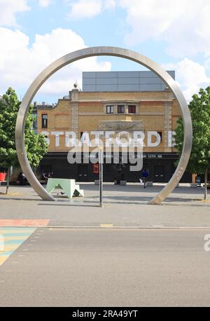 Theatre Royal Stratford East am Gerry Raffles Square in East London, Großbritannien Stockfoto