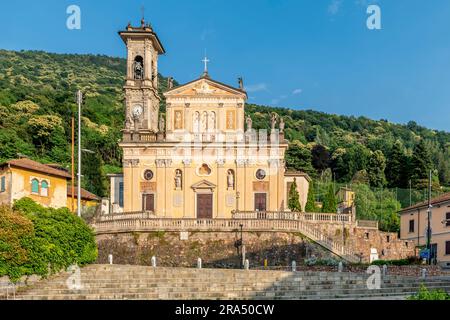 Pfarrkirche Sant'Ambrogio, Porto Ceresio, Italien Stockfoto